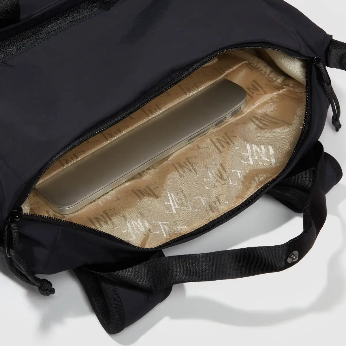 תיק גב לנשים Never Stop Utility 26L The North Face – תמונה 5